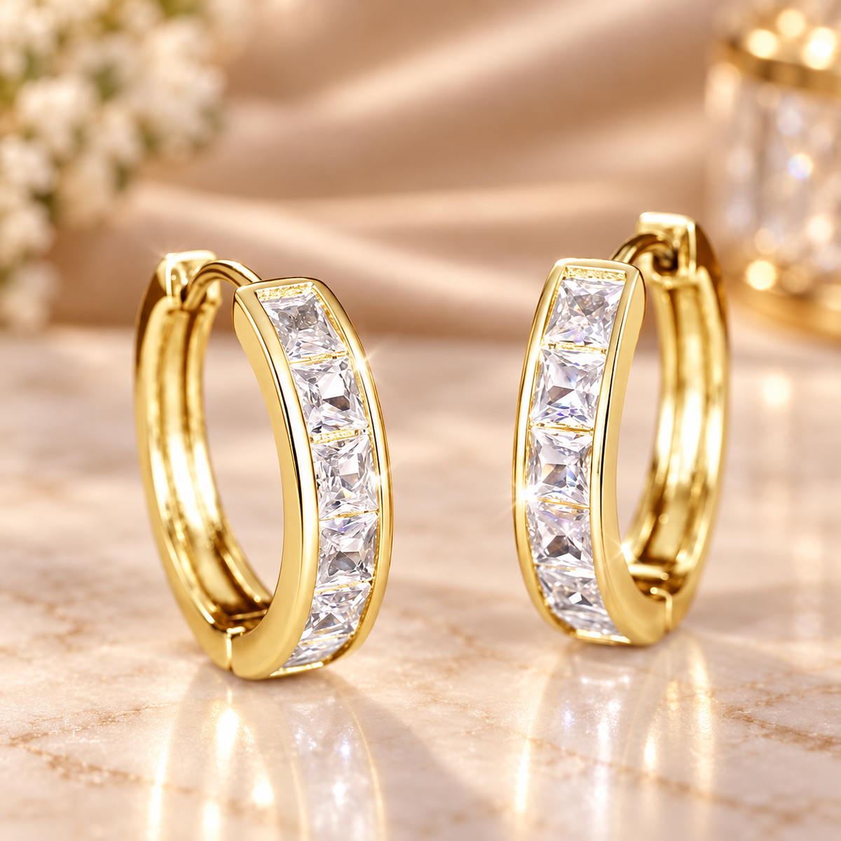 Brinco Argola Zenory Royale – Dourado com Zircônias Cravejadas em Corte Princesa