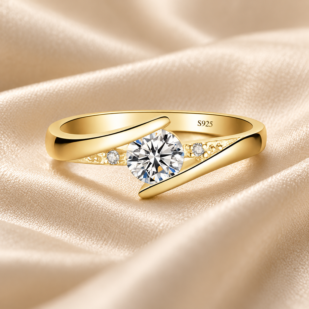 Anel Lumière Royale em Zircônia – Luxo Vintage com Acabamento Dourado.