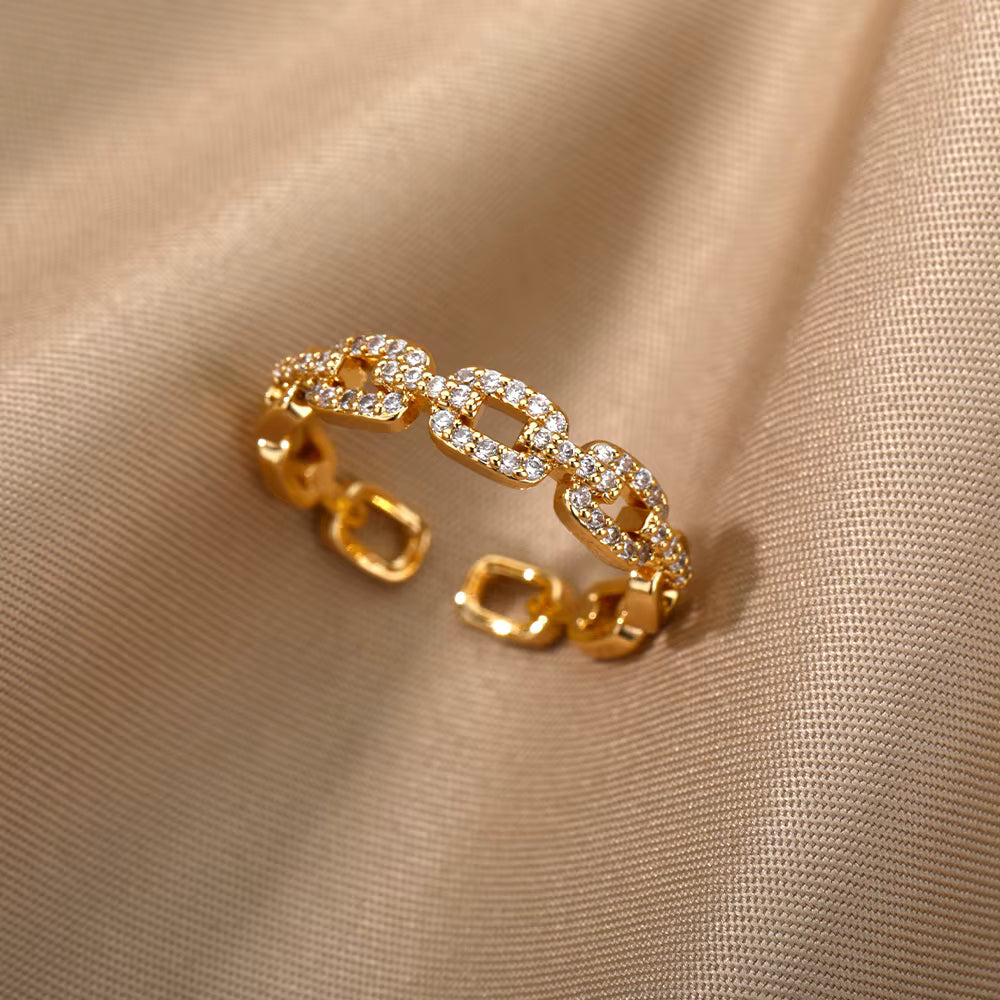 Anel Éclat Dourado com Zircônias