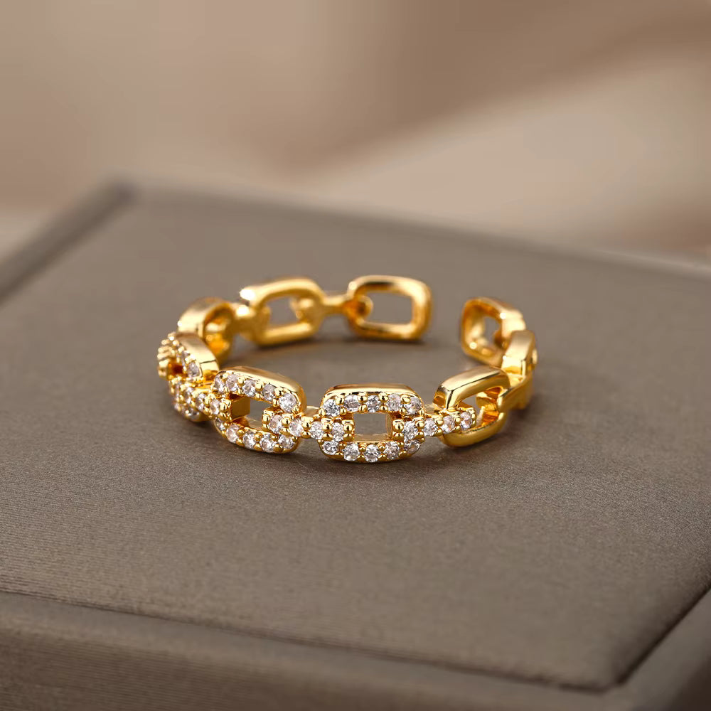 Anel Éclat Dourado com Zircônias