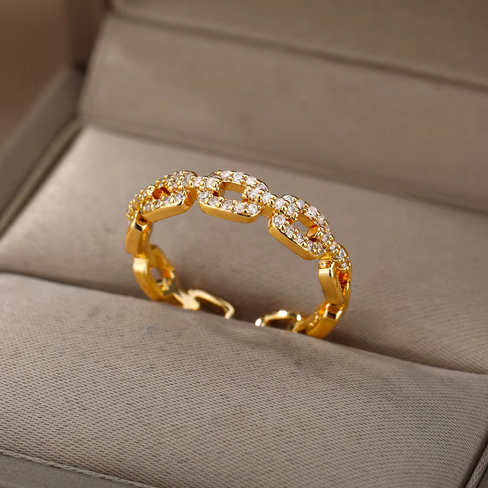 Anel Éclat Dourado com Zircônias