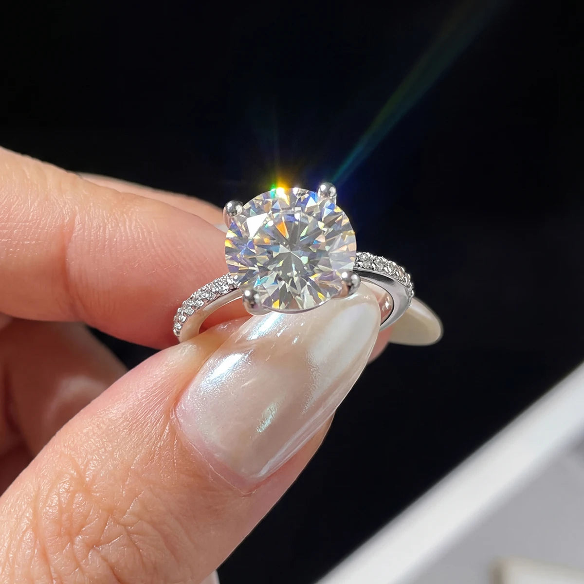 Anel ZENORY Lumière Éternelle Signature — Moissanite 1–2ct em Prata 925