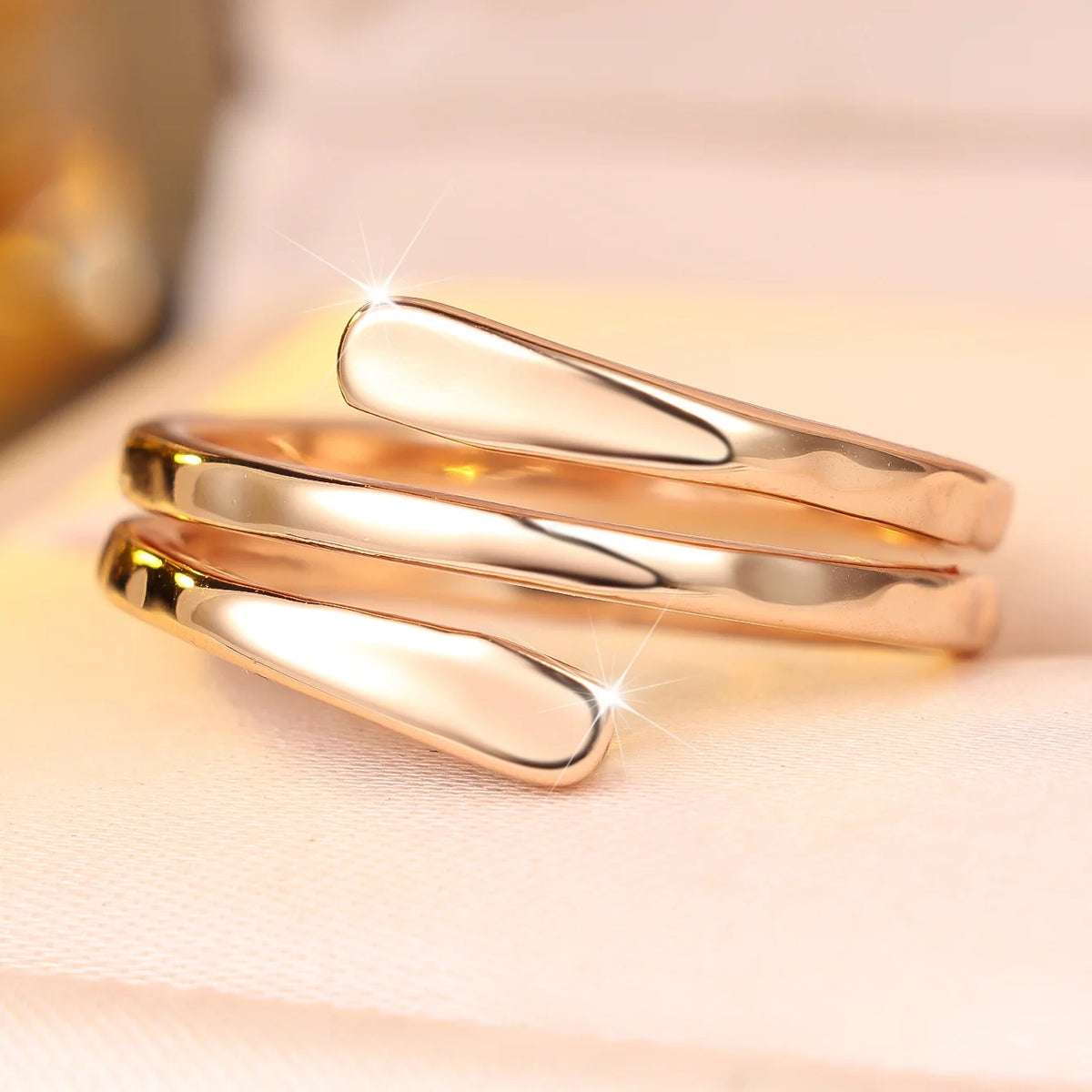 Anel ZENORY Auréline Signature — Design Escultural Dourado